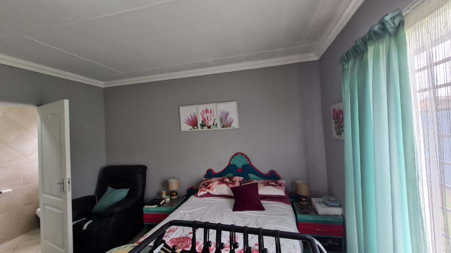 6 Bedroom Property for Sale in Dana Bay Western Cape